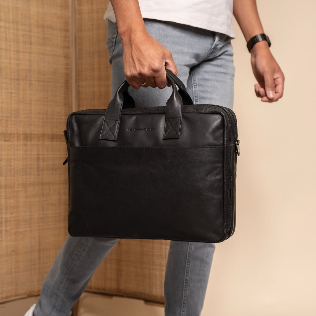 Frazer Full-Grain Leather Laptop Bag for Kvinner - Structured Side Profile Showing Gusset Depth &amp; Expansion Capacity