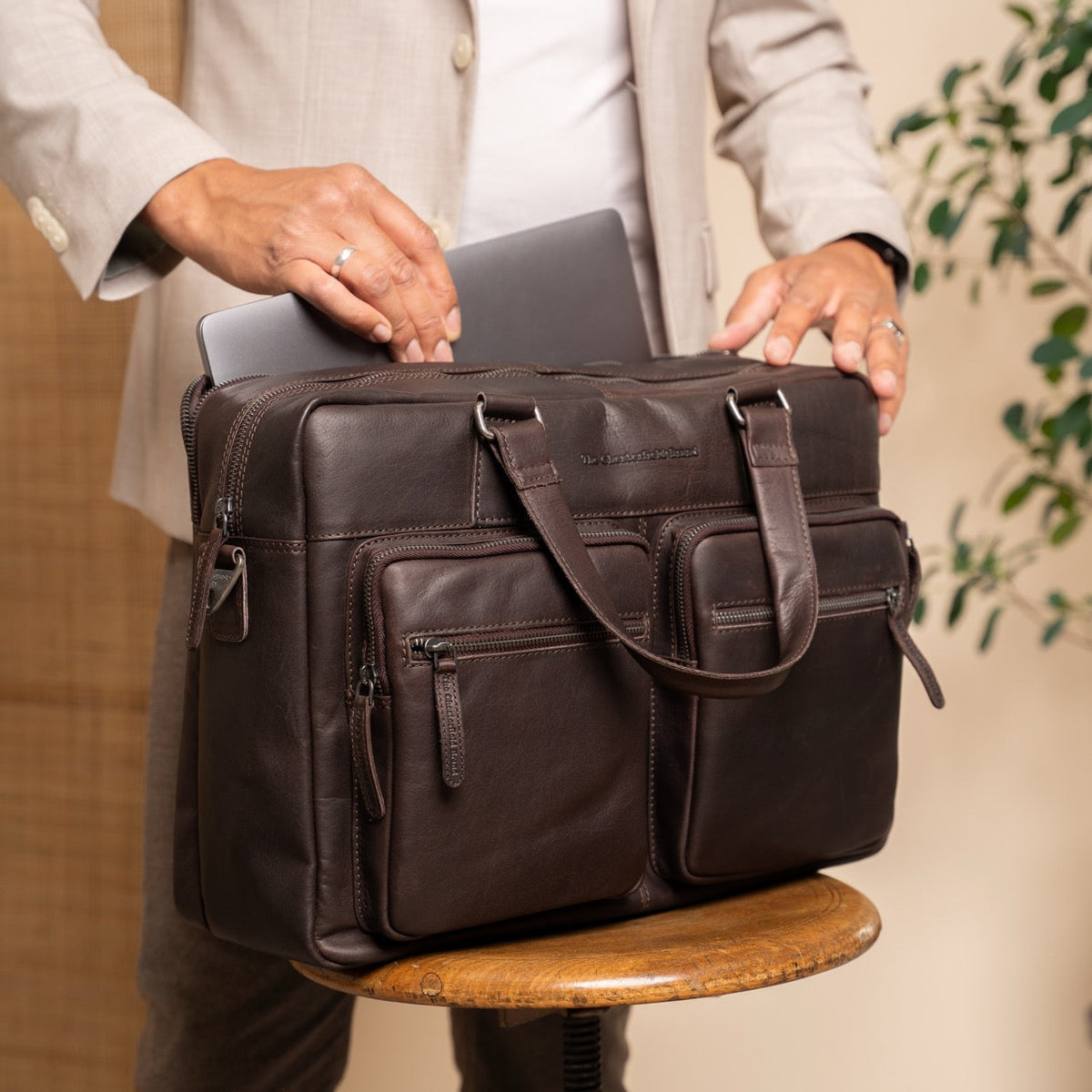 Misha Full-Grain Leather Laptop Bag for Kvinner – alternate product view 3