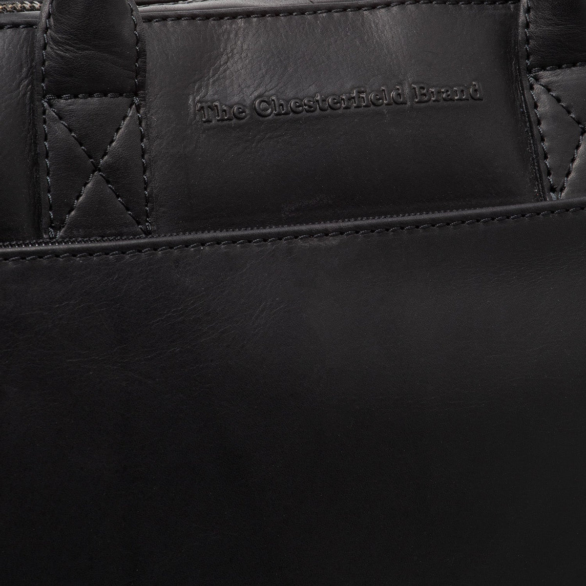 Solid Antique Brass Hardware &amp; Heavy-Duty Dual Zipper Detail on Tilbury Full-Grain Leather Laptop Bag for Kvinner