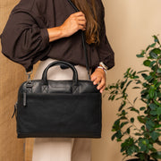Tilbury Full-Grain Leather Laptop Bag for Kvinner - Structured Side Profile Showing Gusset Depth &amp; Expansion Capacity