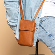 Langley Full-Grain Leather Phone Bag for Kvinner – alternate product view 2