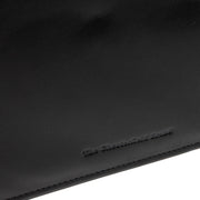 Close-Up Detail of Classic Collar &amp; Heavy-Duty Zipper Hardware on Leather Portfolio Moreton for Kvinner