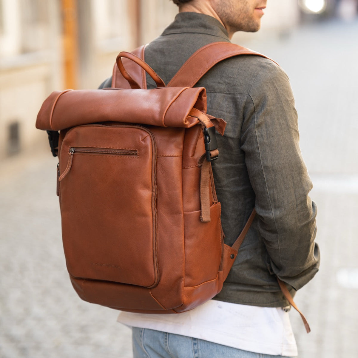 Remo Full-Grain Leather Roll-top Backpack for Kvinner – alternate product view 2