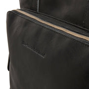 Solid Antique Brass Hardware &amp; Heavy-Duty Dual Zipper Detail on Alicante Full-Grain Leather Shopper for Kvinner