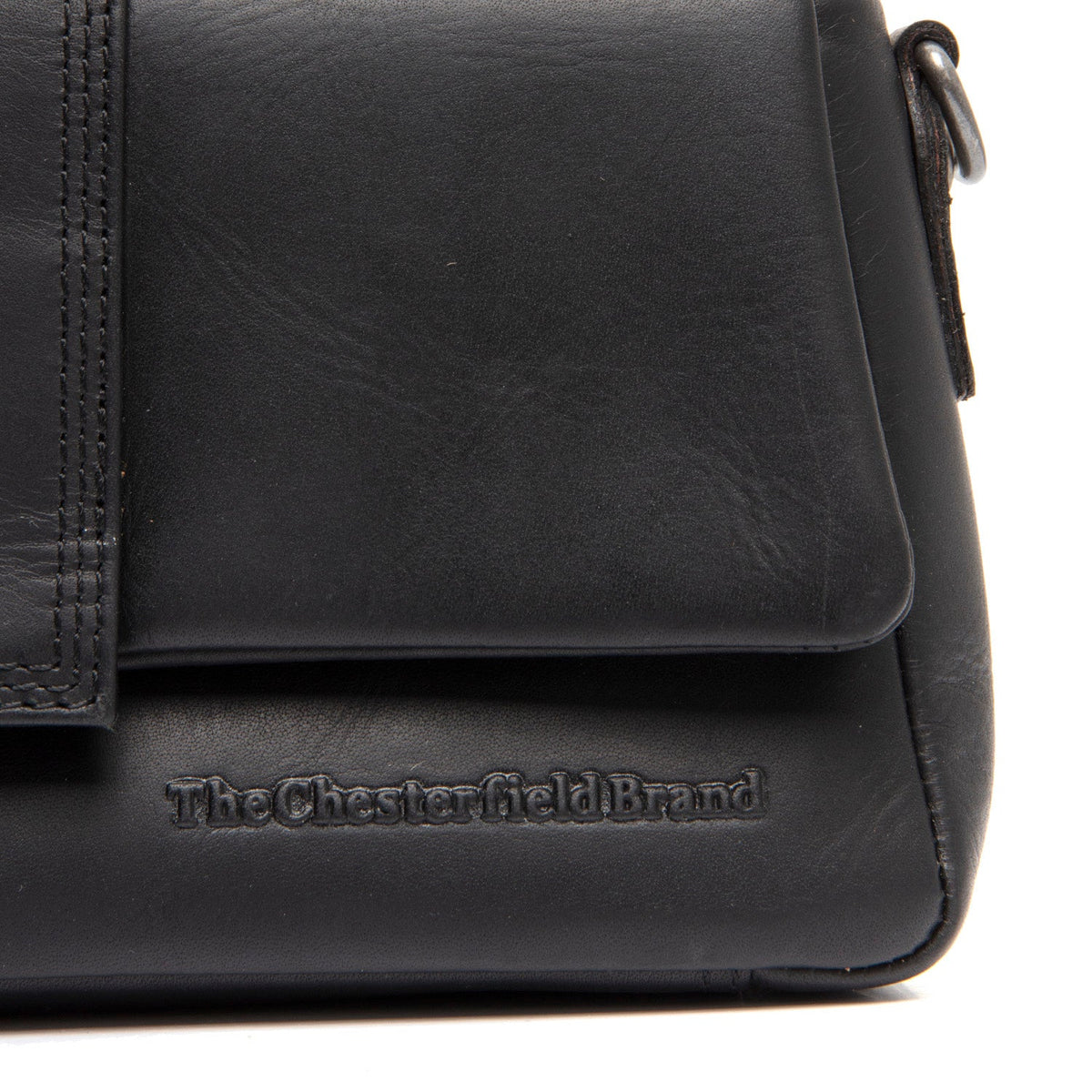 Solid Antique Brass Hardware &amp; Heavy-Duty Dual Zipper Detail on Clifden Full-Grain Leather Shoulder Bag for Kvinner