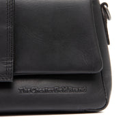 Solid Antique Brass Hardware &amp; Heavy-Duty Dual Zipper Detail on Clifden Full-Grain Leather Shoulder Bag for Kvinner