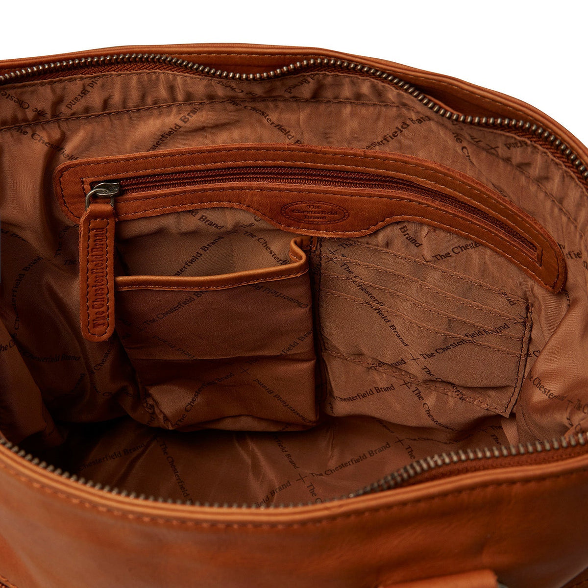 Solid Antique Brass Hardware &amp; Heavy-Duty Dual Zipper Detail on Rome Full-Grain Leather Shoulder Bag for Kvinner