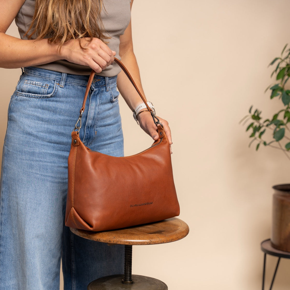 Skara Full-Grain Leather Shoulder Bag for Kvinner – alternate product view 3