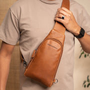 Leather Sling Bag Bowey for Kvinner – alternate product view 3