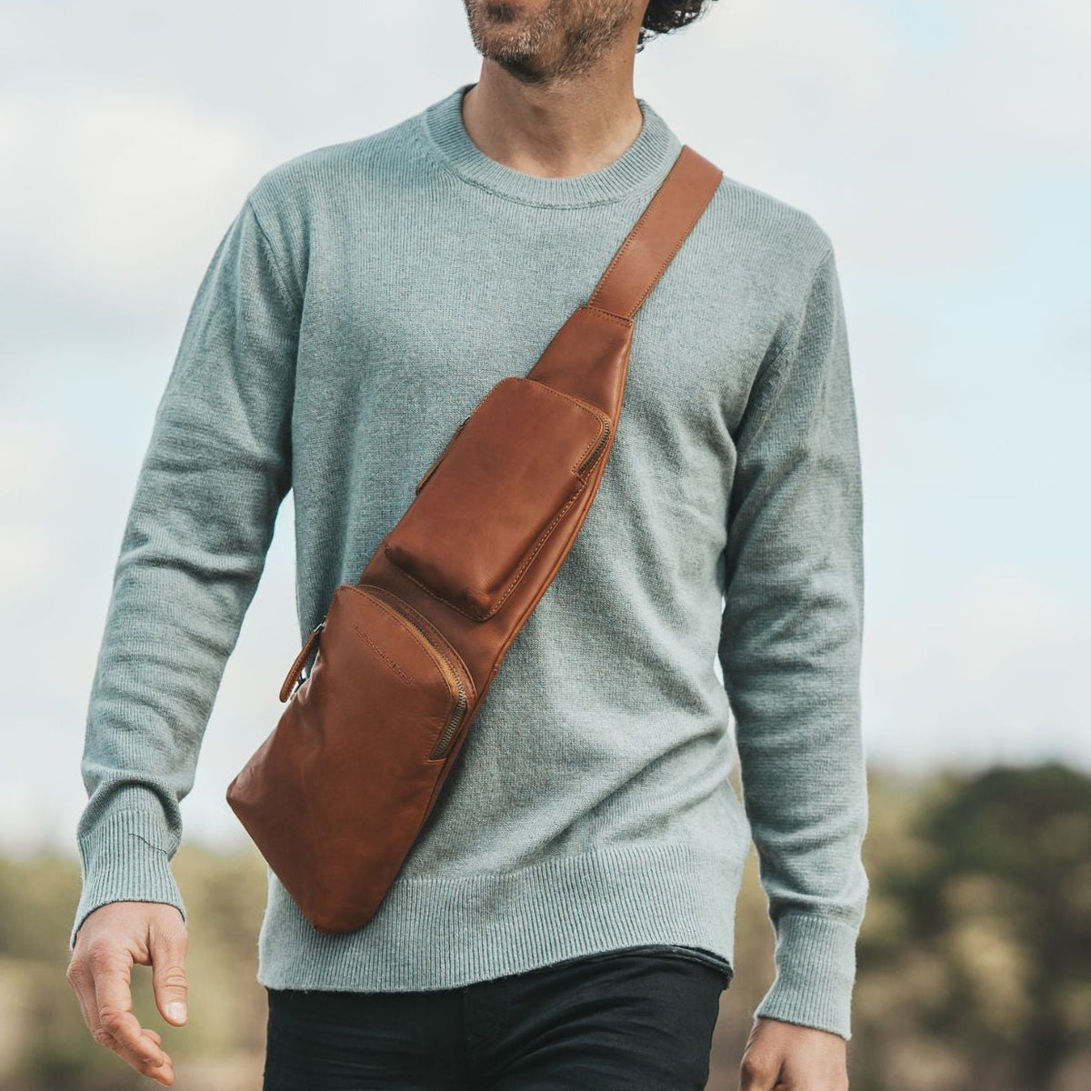 Leather Sling Bag Logan for Kvinner – alternate product view 2