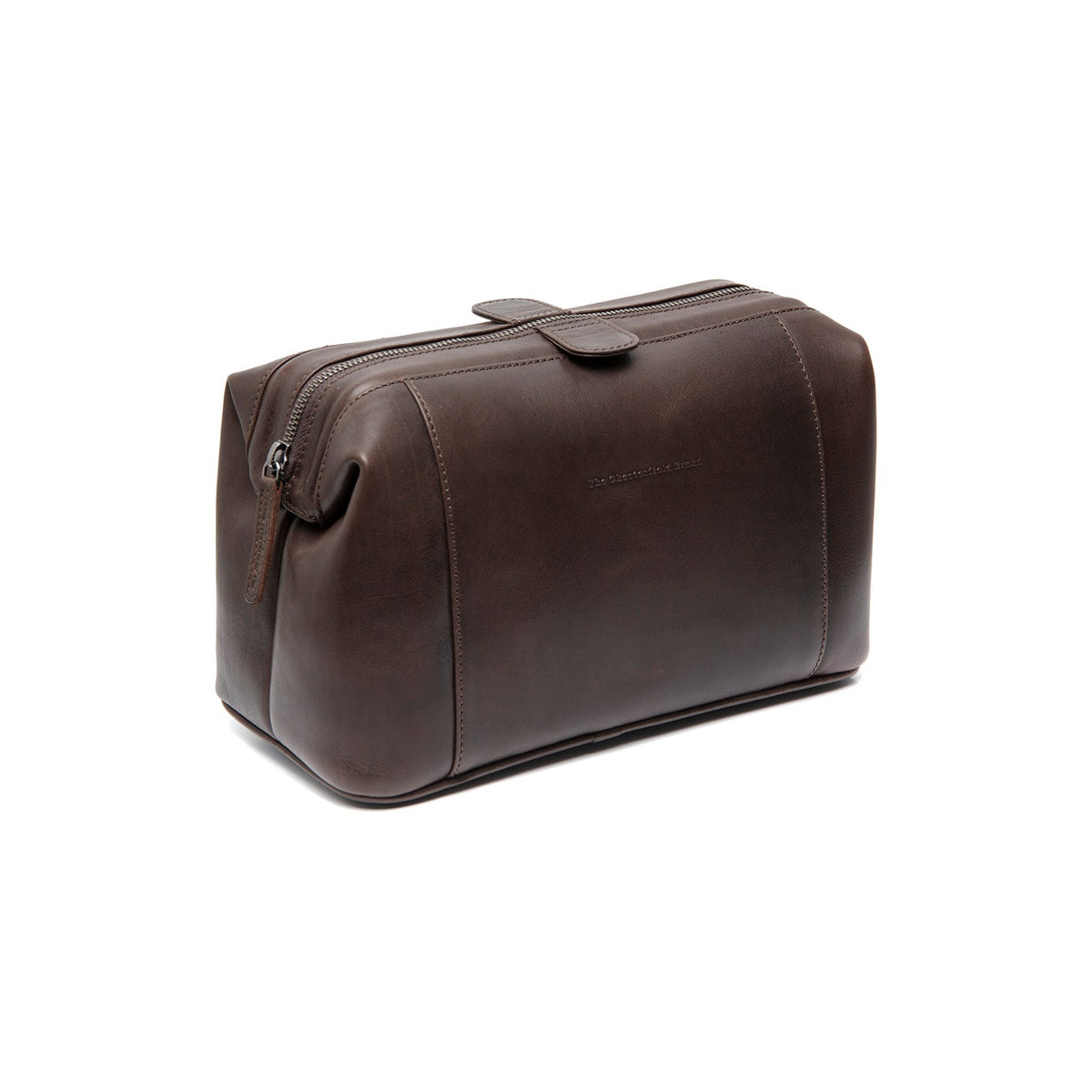 Styled Fit Perspective of Biassa Full-Grain Leather Toiletry Bag for Kvinner on Model - Natural Daylight Drape