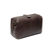 Styled Fit Perspective of Biassa Full-Grain Leather Toiletry Bag for Kvinner on Model - Natural Daylight Drape