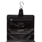 Close-Up Detail of Classic Collar &amp; Heavy-Duty Zipper Hardware on Rosario Full-Grain Leather Toiletry Bag for Kvinner