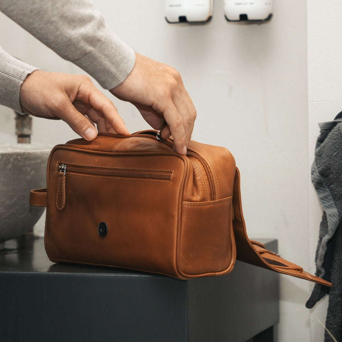 Rosario Full-Grain Leather Toiletry Bag for Kvinner – alternate product view 3