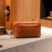 Trevia Full-Grain Leather Toiletry Bag for Kvinner – alternate product view 2