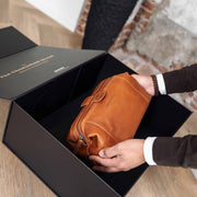 Vince Full-Grain Leather Toiletry Bag for Kvinner – alternate product view 2