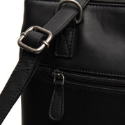 Solid Antique Brass Hardware &amp; Heavy-Duty Dual Zipper Detail on Raynor Full-Grain Leather Tote Bag for Kvinner
