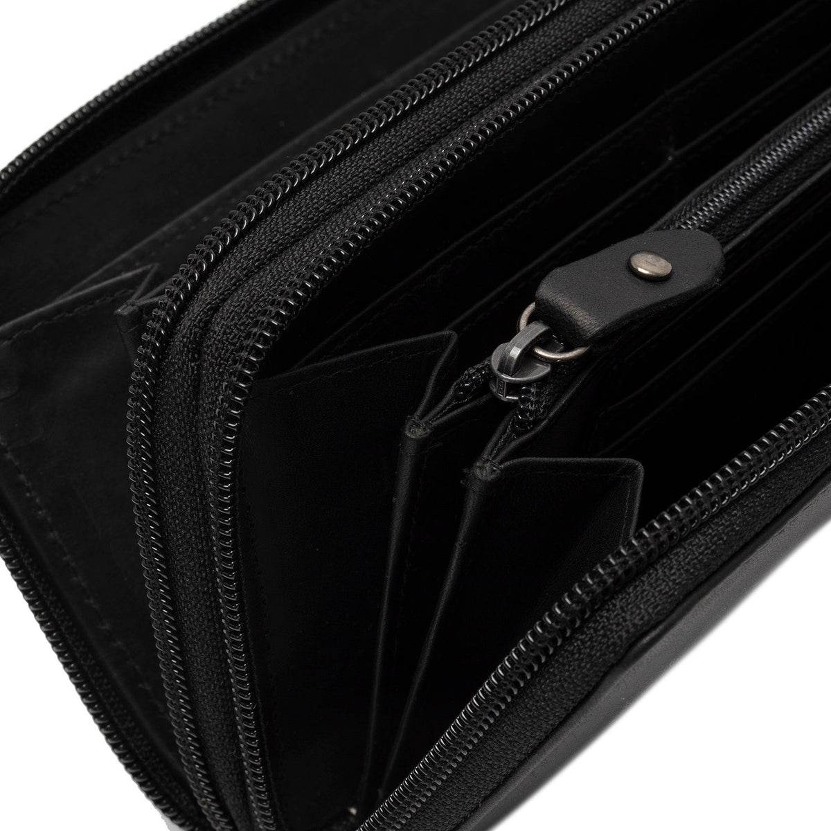 Solid Antique Brass Hardware &amp; Heavy-Duty Dual Zipper Detail on Hadley Full-Grain Leather Wallet for Kvinner