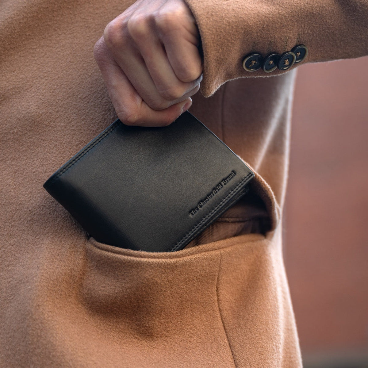 Stephens Full-Grain Leather Wallet for Herre - Structured Side Profile Showing Gusset Depth &amp; Expansion Capacity