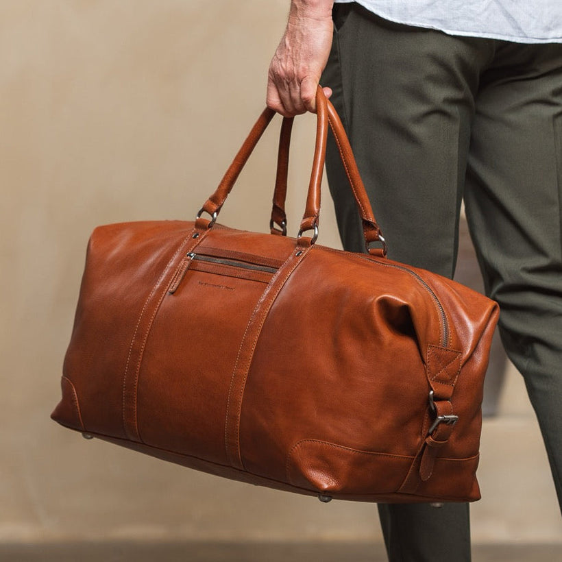 Cavoli Full-Grain Leather Weekender Bag for Kvinner