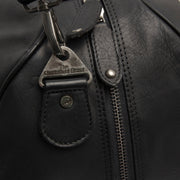 Solid Antique Brass Hardware &amp; Heavy-Duty Dual Zipper Detail on Rivaro Full-Grain Leather Weekender Bag for Kvinner