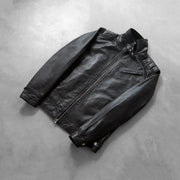 Button &amp; Hem Craftsmanship Construction Detail on Men's Legacy Svart Bikerjakke i Skinn for Herre