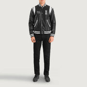 Liberte Illinois Svart Leather Varsity Skinnjakke for Herre - Lateral Side Profile View Showing Sleeve Cut &amp; Athletic Taper Fit