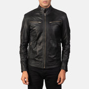 Close-Up Detail of Band &amp; Zipper Hardware on Men's Mack Svart Bikerjakke i Skinn for Herre
