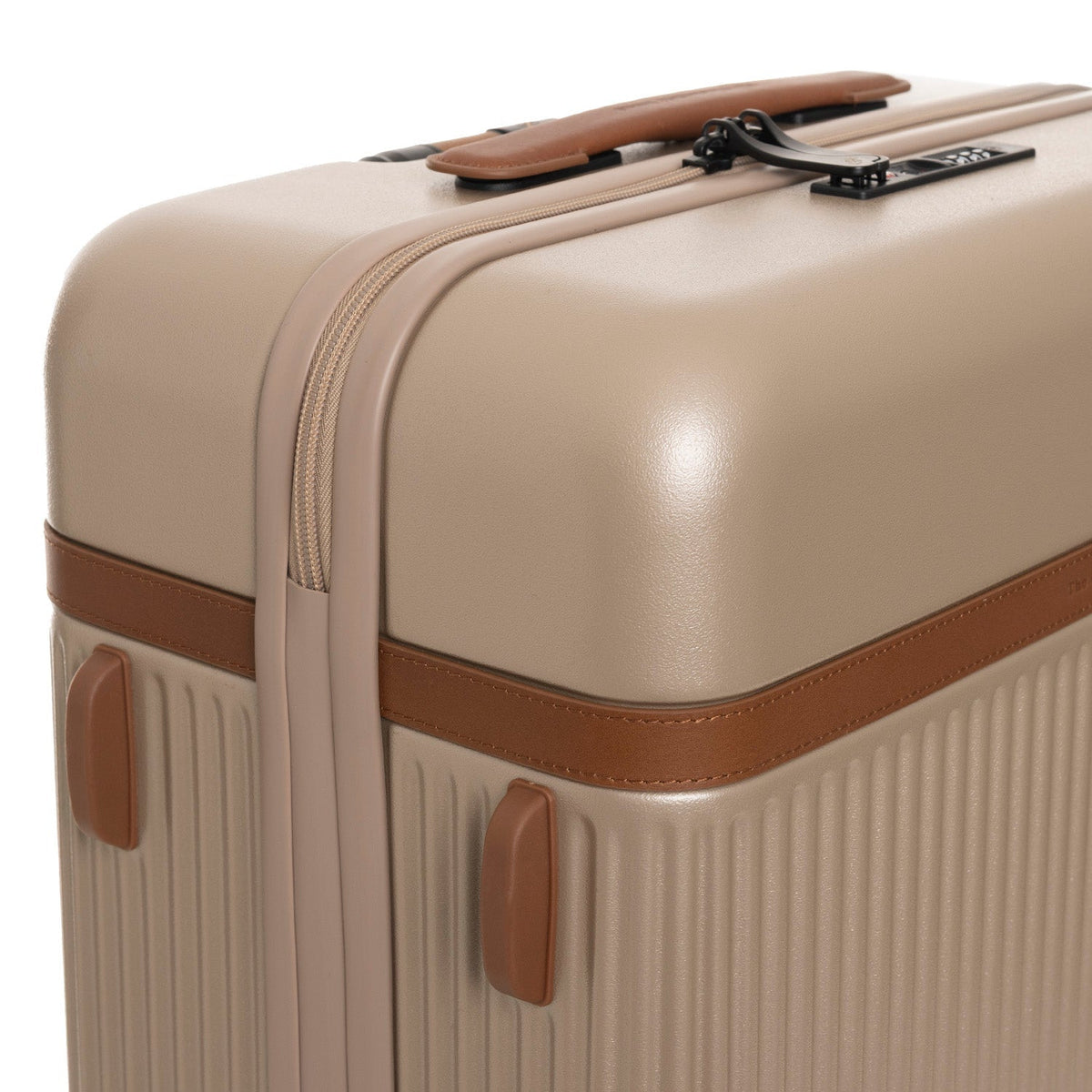 Tailored Rib Cuffs &amp; Hem Craftsmanship Construction Detail on Medium Suitcase Zuna for Kvinner