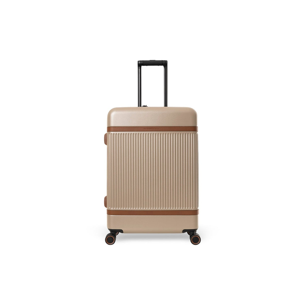Styled Fit Perspective of Medium Suitcase Zuna for Kvinner on Model - Natural Daylight Drape