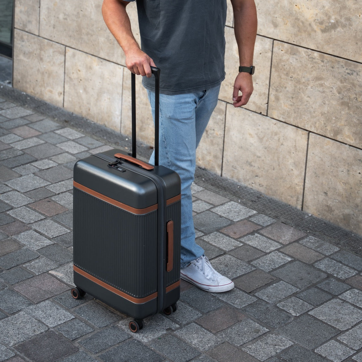 Medium Suitcase Zuna for Kvinner – alternate product view 2