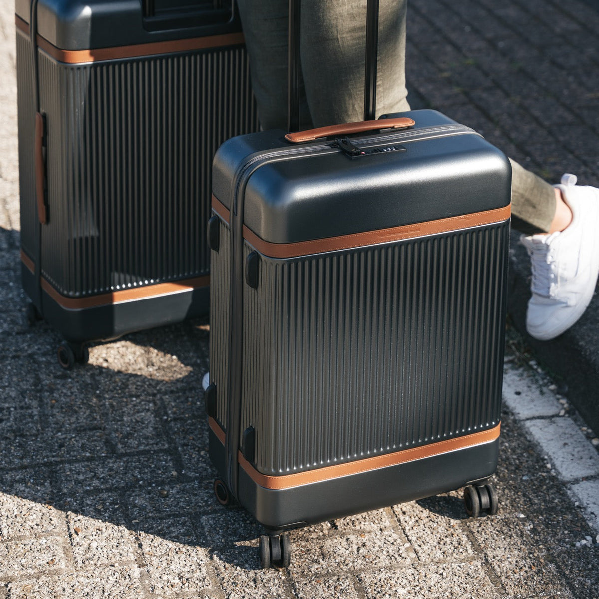 Medium Suitcase Zuna for Kvinner – alternate product view 3