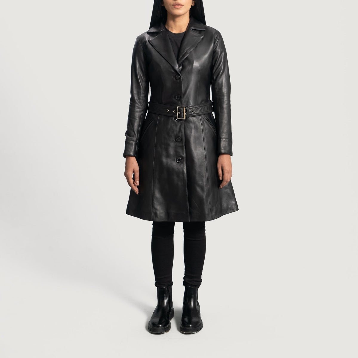 Women's Moonlight Svart Trenchcoat i Skinn for Kvinner - Lateral Side Profile View Showing Sleeve Cut &amp; Athletic Taper Fit