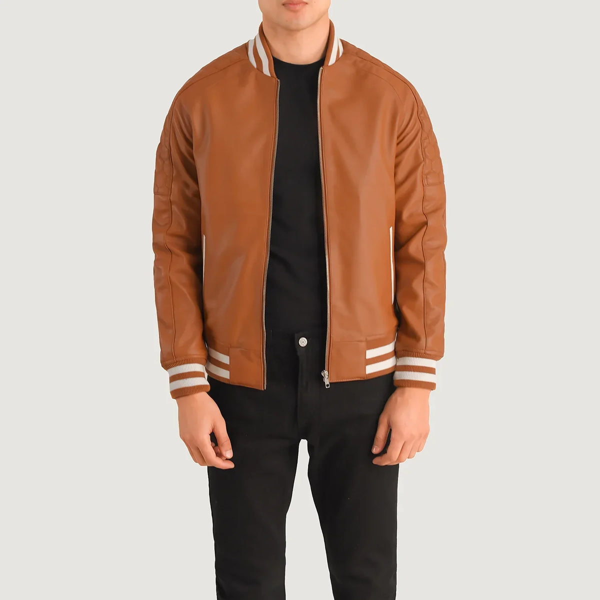Pascal Lys brun Brun Leather Varsity Skinnjakke for Herre in Tan Brown Sheepskin Leather - Front Profile View &amp; Tailored Silhouette | Buy Online