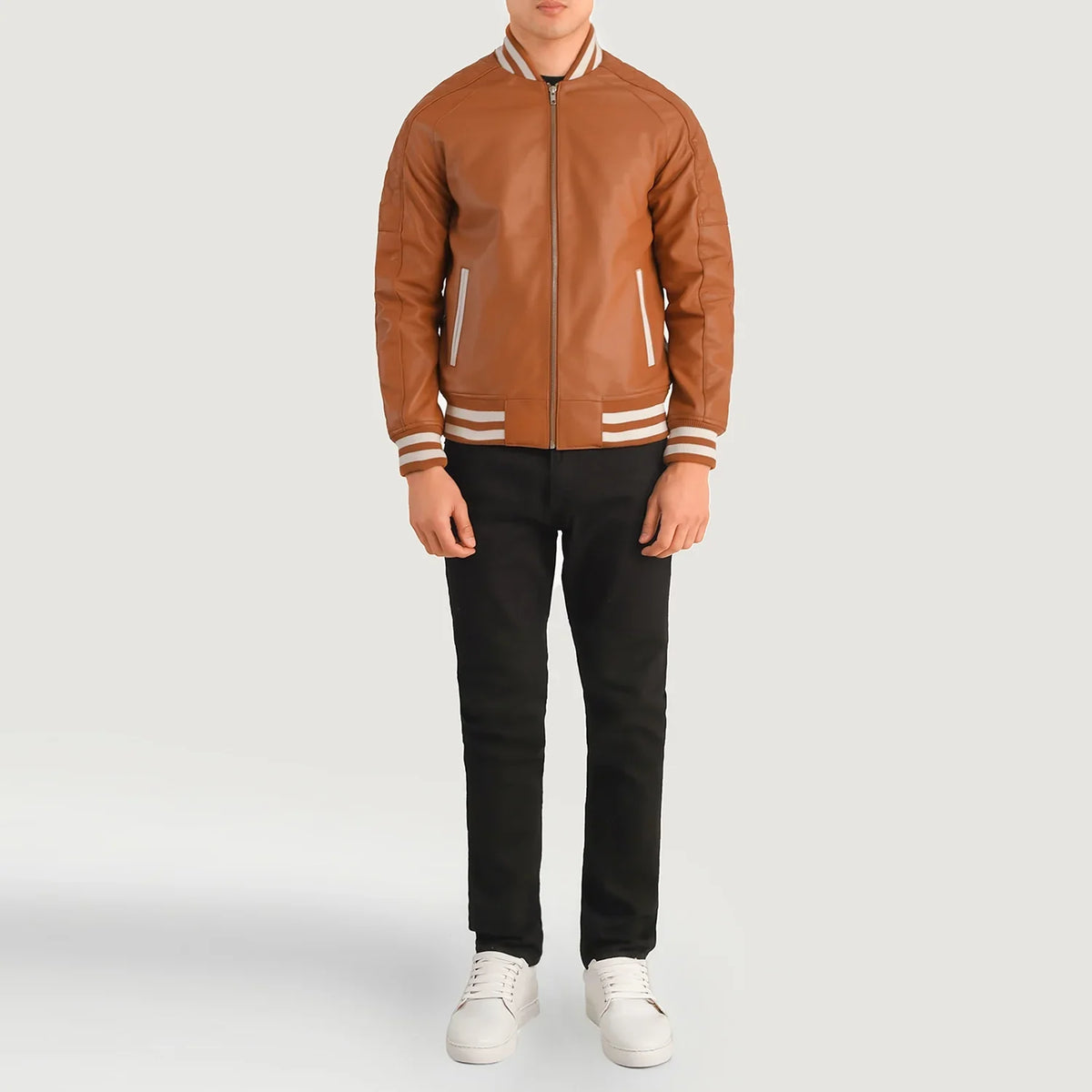 Pascal Lys brun Brun Leather Varsity Skinnjakke for Herre - Lateral Side Profile View Showing Sleeve Cut &amp; Athletic Taper Fit