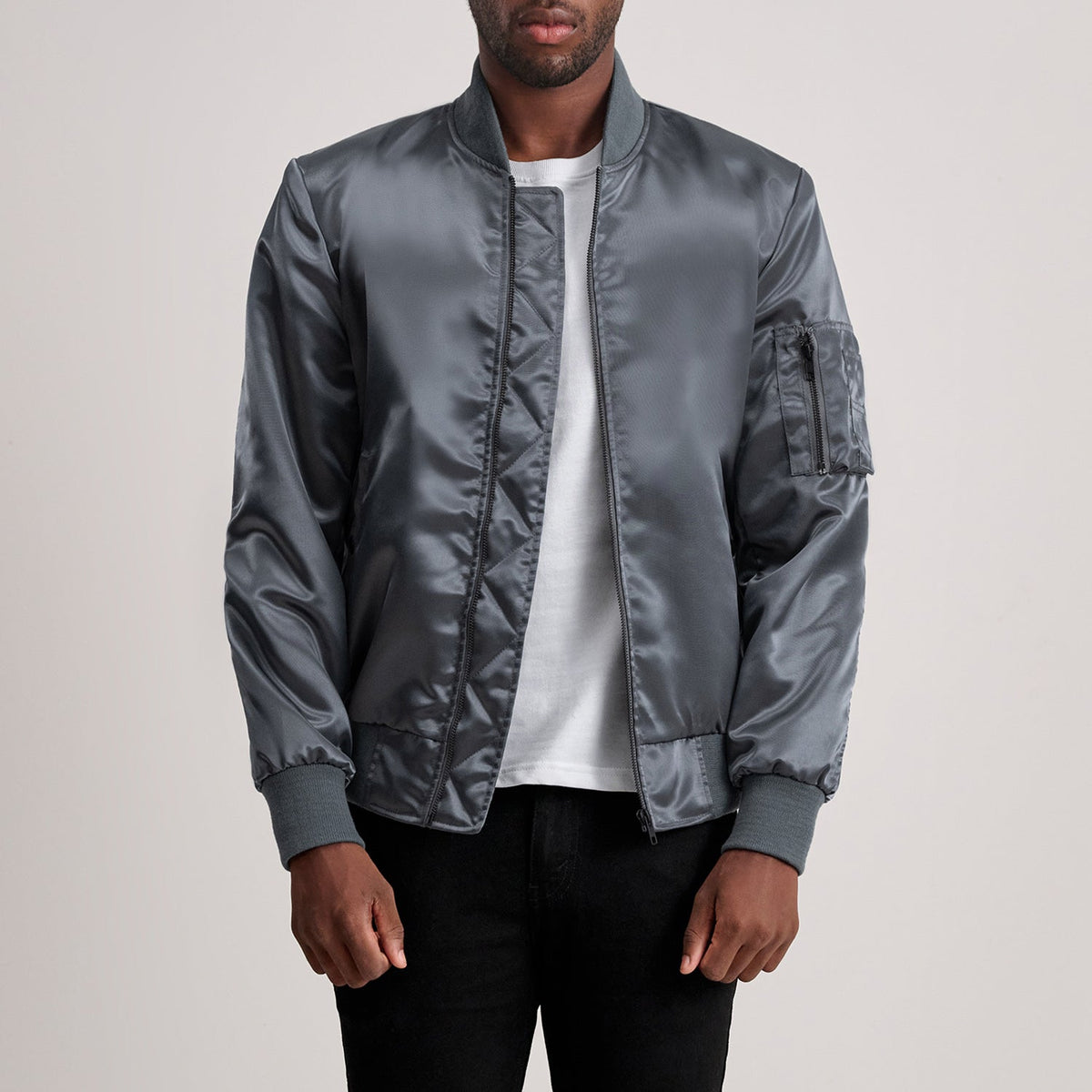 Quinton MA-1 Grey Bomberjakke i Skinn for Herre - Lateral Side Profile View Showing Sleeve Cut &amp; Athletic Taper Fit
