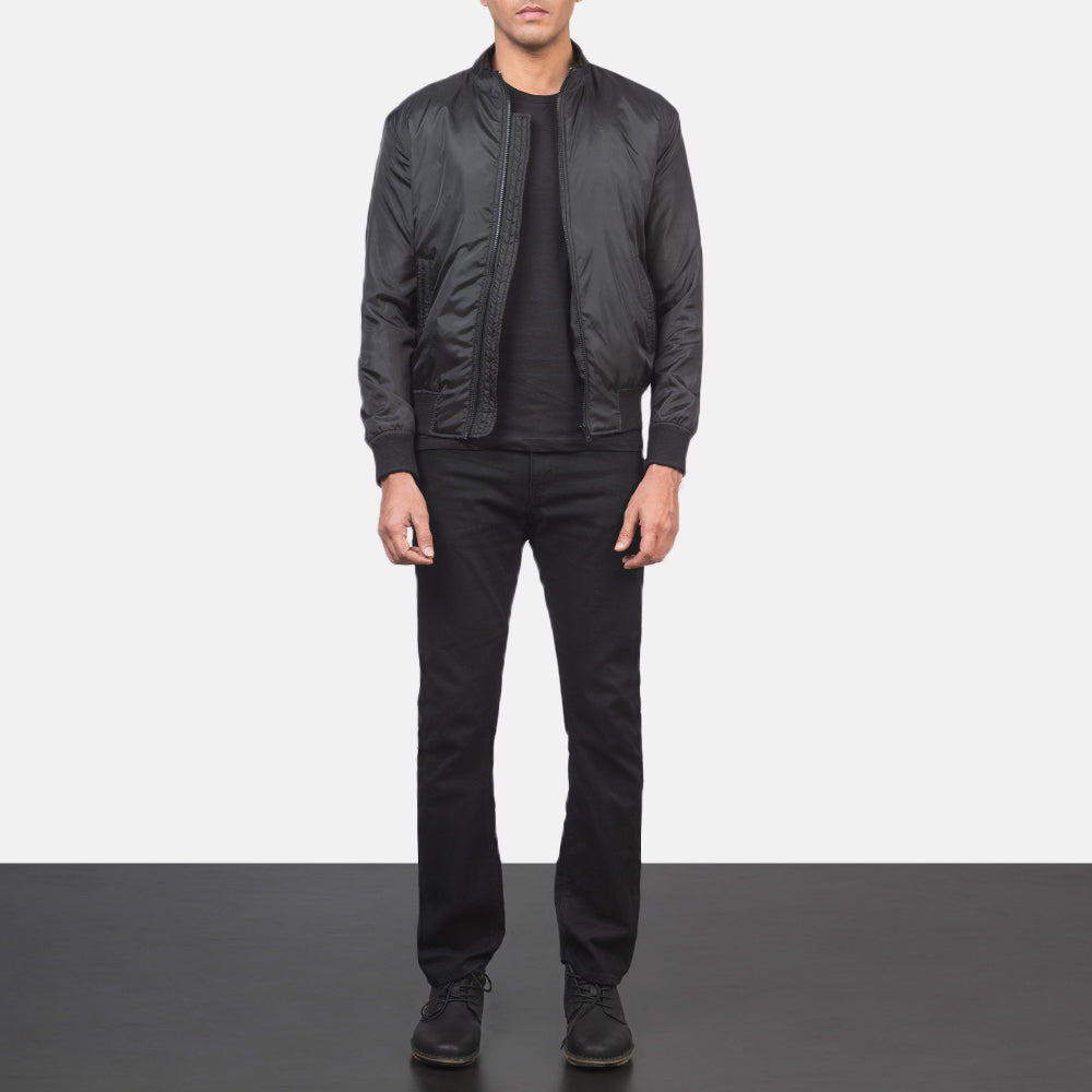 Men's Ramon Svart Bomberjakke i Skinn for Herre - Lateral Side Profile View Showing Sleeve Cut &amp; Athletic Taper Fit