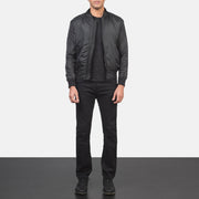 Men's Ramon Svart Bomberjakke i Skinn for Herre - Lateral Side Profile View Showing Sleeve Cut &amp; Athletic Taper Fit