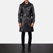 Close-Up Detail of Shirt &amp; Heavy-Duty Zipper Hardware on Men's Royson Svart Leather Duster Skinnkåpe for Herre