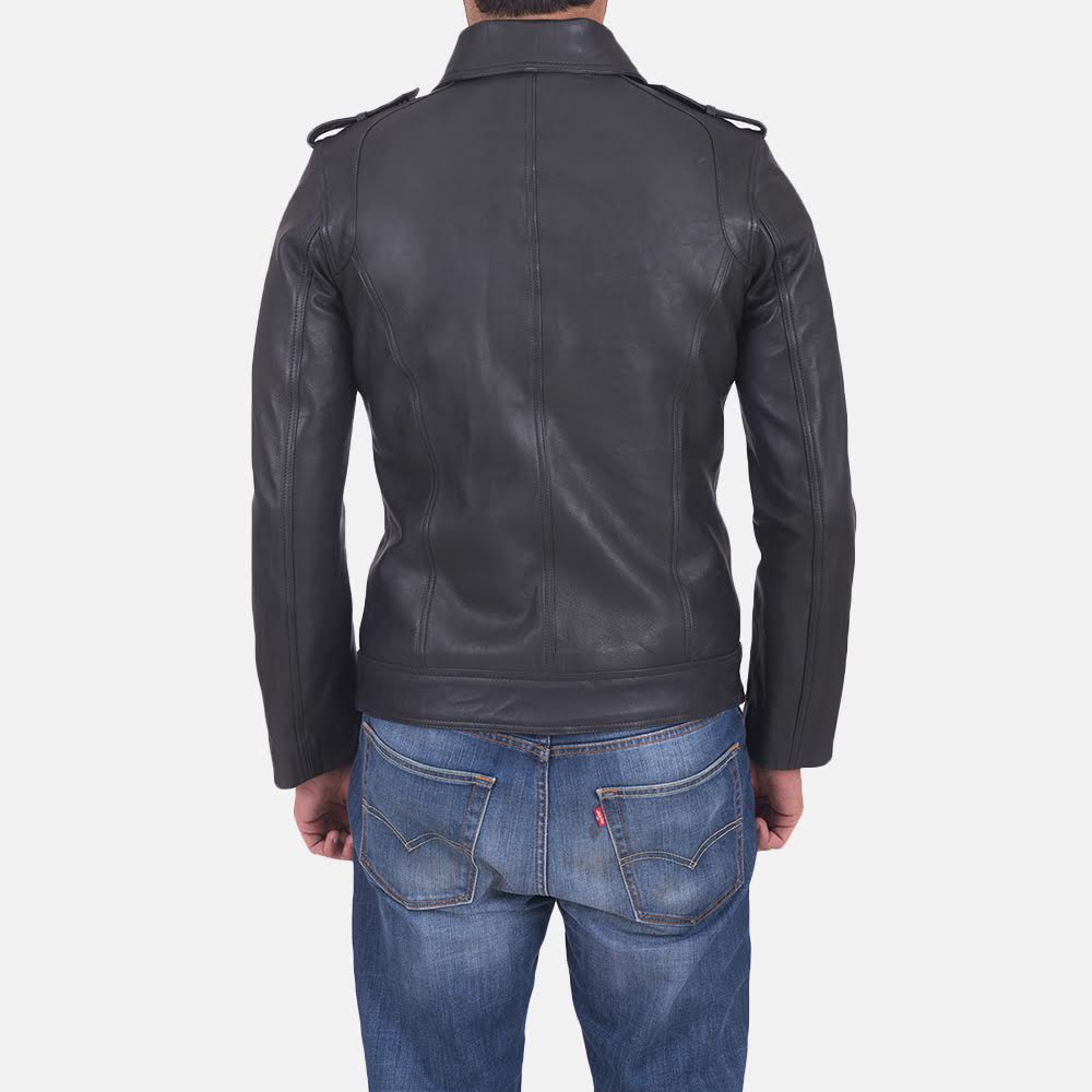 Sergeant Svart Skinnjakke for Herre - Lateral Side Profile View Showing Sleeve Cut &amp; Athletic Taper Fit