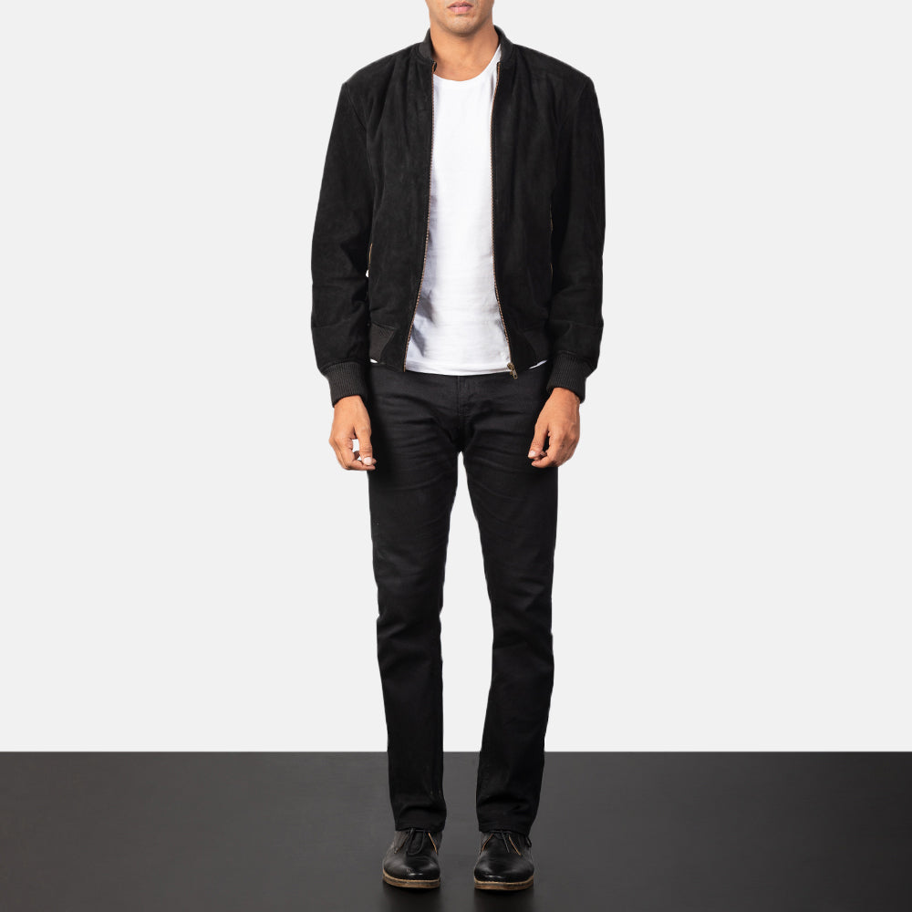 Men's Shane Svart Suede Bomberjakke i Skinn for Herre - Lateral Side Profile View Showing Sleeve Cut &amp; Athletic Taper Fit