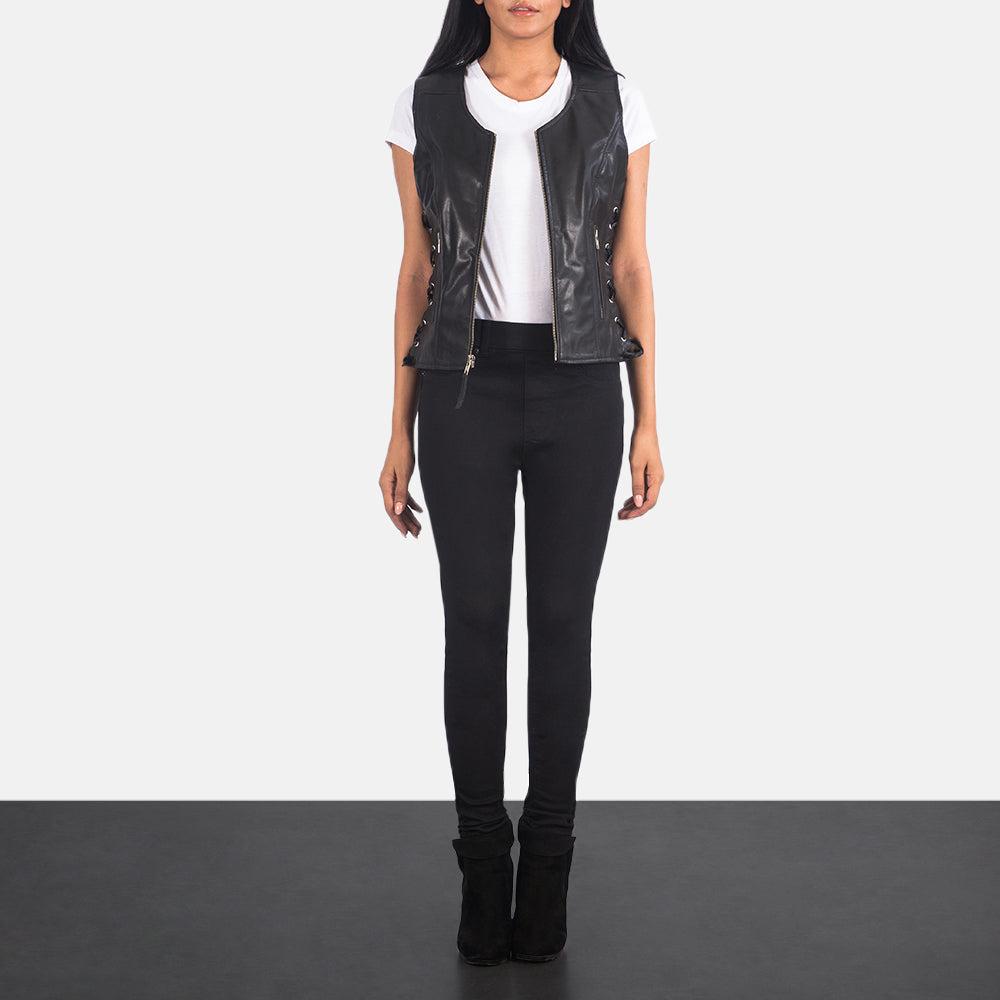Women's Vanda Svart Leather Biker Vest for Kvinner - Lateral Side Profile View Showing Sleeve Cut &amp; Athletic Taper Fit