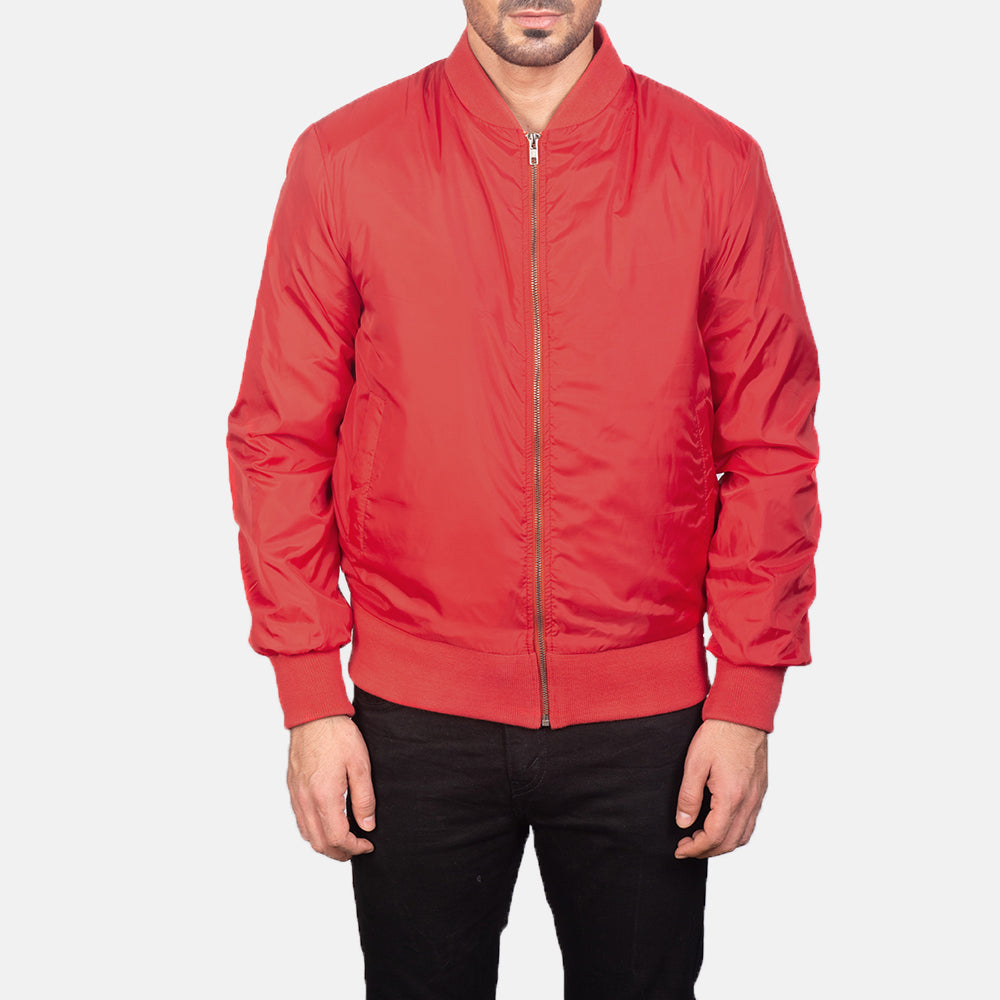 Close-Up Detail of Varsity &amp; Zipper Hardware on Men's Zack Red Bomberjakke i Skinn for Herre