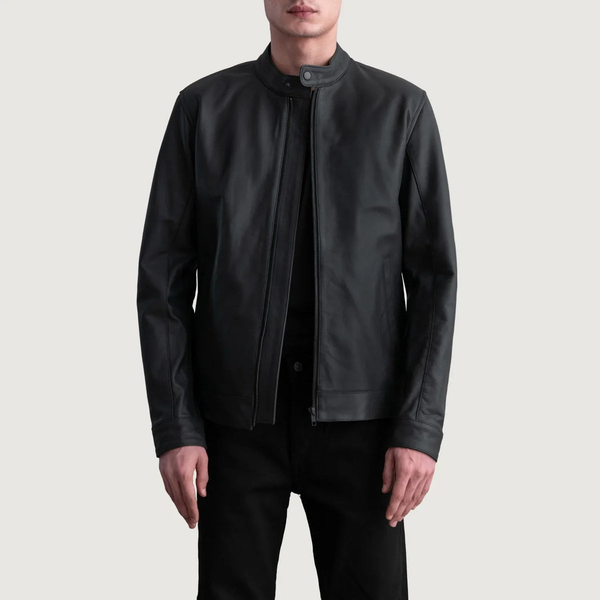 Zen Matte Svart Bikerjakke i Skinn for Herre in Matte Black Cowhide Leather - Front Profile View &amp; Tailored Silhouette | Buy Online
